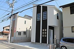5号地内観。LDKは白を基調にした内装に、シックなインテリアでちょっと大人な雰囲気を演出してみました。