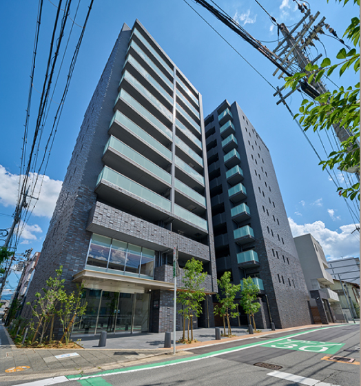 ピアッツァレジデンス橿原神宮駅前 街に調和した落ち着いた外観