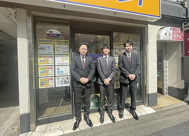 スタッフ