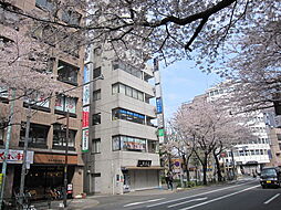株式会社ライヴス