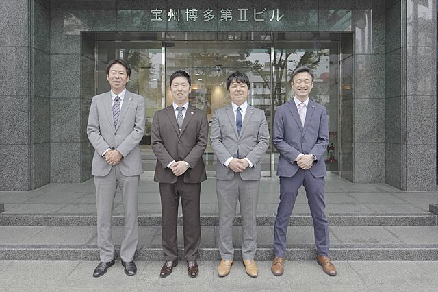 スタッフ
