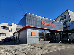 株式会社ファミリエ