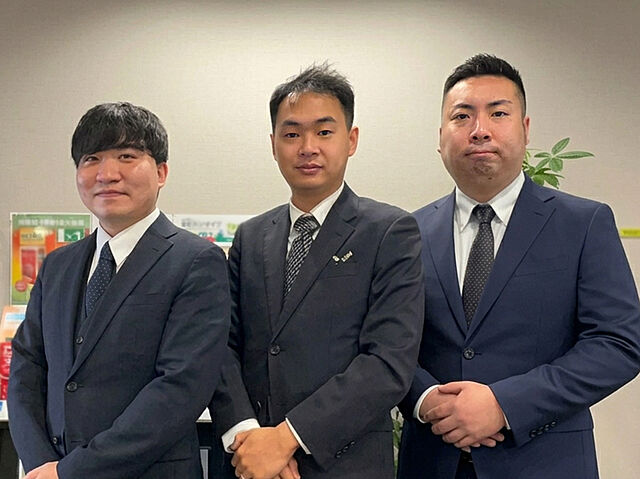 スタッフ