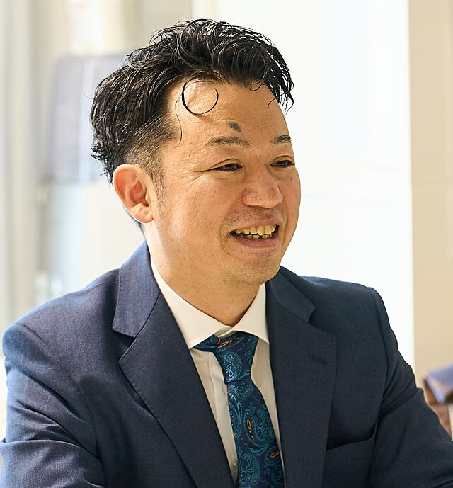スタッフ