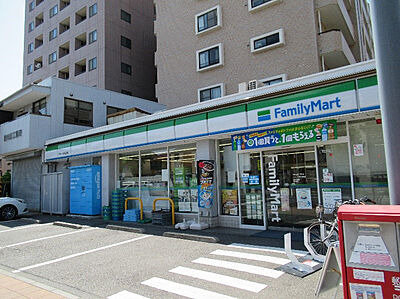 ファミリーマートアスロード横浜生麦店 約140m（徒歩2分）