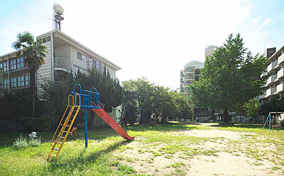 光南町北公園 約210m（徒歩3分）