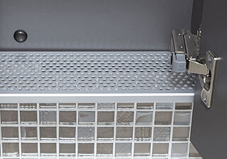 ルジェンテ神楽坂 アルミパンチング棚板