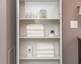 レ・ジェイドシティ千里藤白台 リネン庫