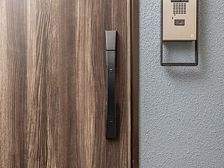 ジオ彩都セントラルコート 玄関電池錠