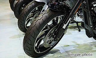 ファミリアーレ浄心 バイク置場