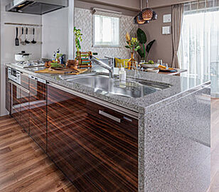 モアグレース守山ステーションフロント 対面式カウンターキッチン