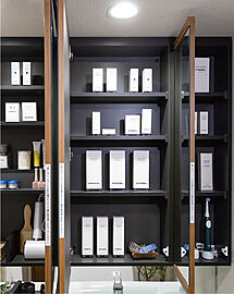 ルピアコート朝霞台 鏡裏収納付三面鏡