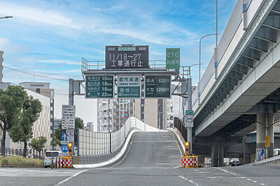 福岡都市高速香椎出口 約2,920m（車4分）
