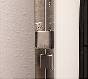 エンクレストガーデン福岡 鎌式デッドボルト