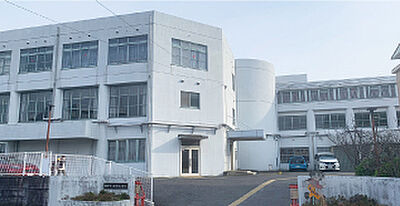 畝傍南小学校 約470m（徒歩6分）