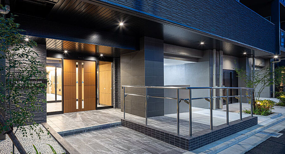 プレサンス ロジェ 庄内通駅前 エントランスアプローチ