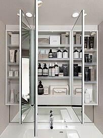 シティテラス横濱星川 三面鏡付洗面化粧台（手元照明付）