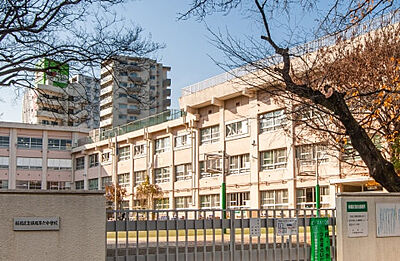 板橋第六小学校 約360m(徒歩5分)