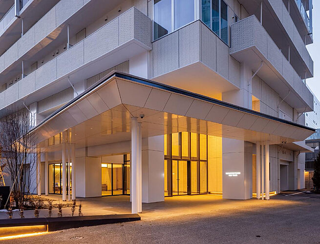 ザ・札幌タワーズ　ウエストタワー 車寄せ〈ウエストタワー〉（2025年3月撮影）