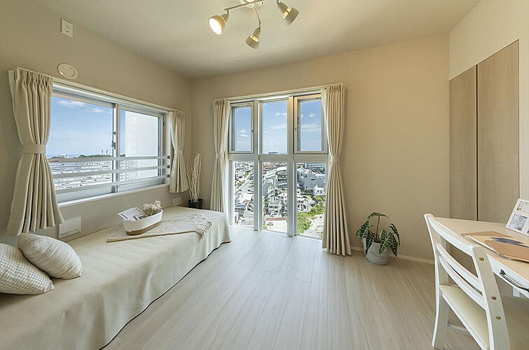 ザ・ライオンズ首里石嶺 洋室（2）