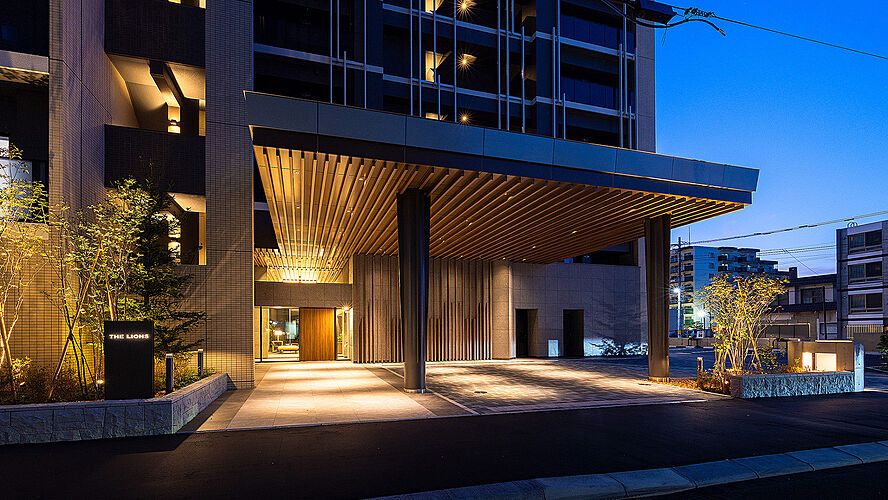 ザ・ライオンズ札幌北九条 エントランスアプローチ写真