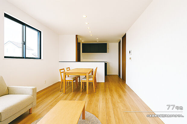 【77号地 リビング】77号地