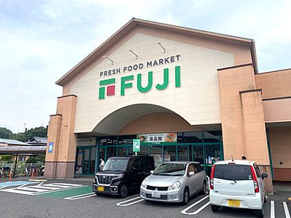 フジ　北斎院店 約450m