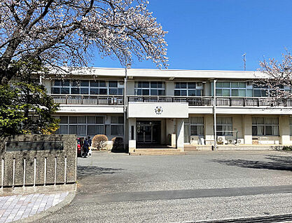 桔梗小学校 約1690m