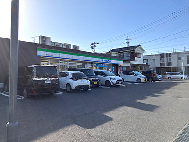 ファミリーマート桜ヶ丘五丁目店