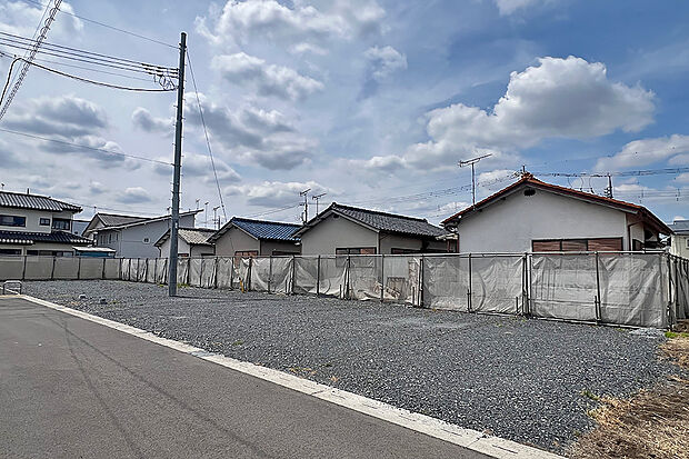 【17号地 現地写真】全29区画の大型分譲地です。上下水道宅地内への引込済みです。
綺麗な整形地のため、外構の設計、
