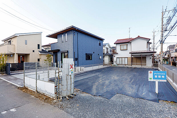 【1号地 前面道路含む現地写真】東南角地で明るく開放的な敷地です。 広々とした45坪超の整形地のため、ご希望に応じた多彩なプランニン
