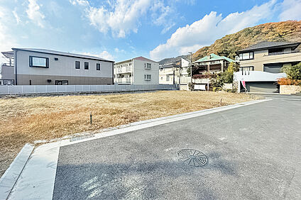 4号地 前面道路含む現地写真