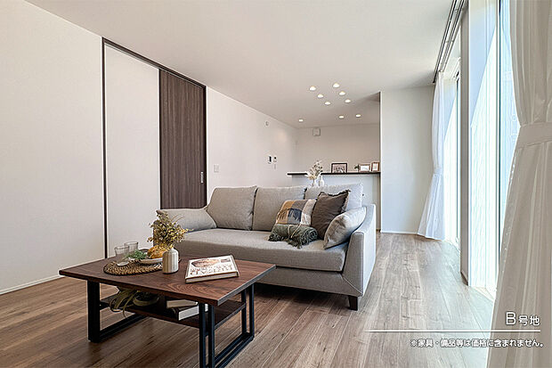 【B号地 リビング】LDの建具は、2m40cmの高さのハイドア仕様です!