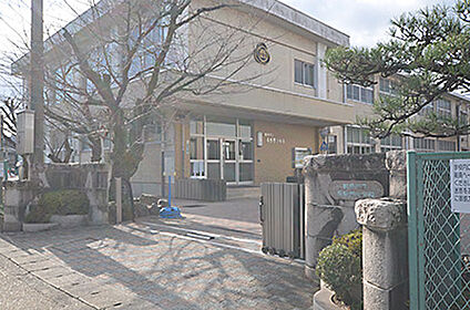 岐阜市立長良西小学校 約1370m