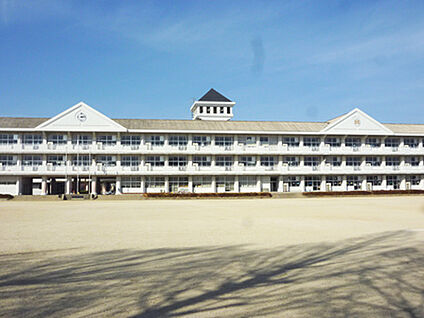 鳥栖北小学校 約540m