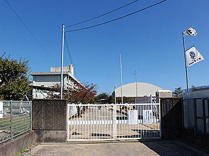 市立真菅北小学校 約640m