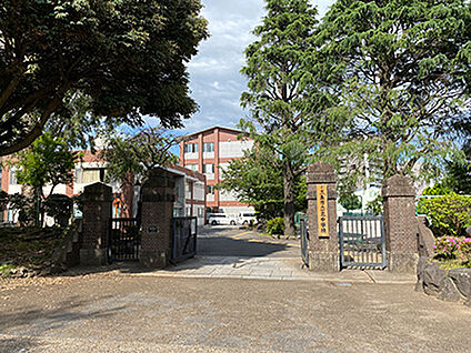 三島市立北中学校 約870m