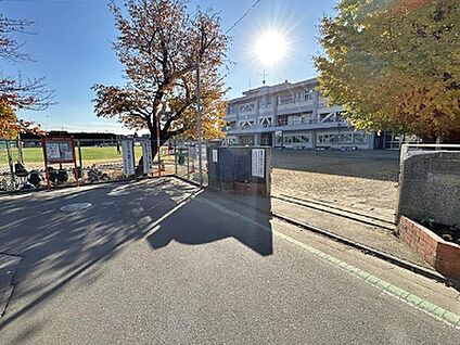 西東京市立芝久保小学校 約670m
