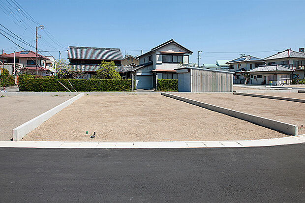 【2号地 現地写真】152.42m2(約46.10坪) 南側道路 車の出入りもしやすい、南側6m道路に面した明るい立地。