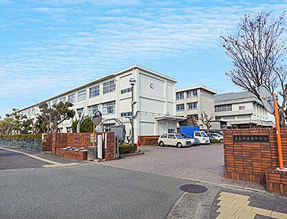 徳島市城東中学校 約2060m