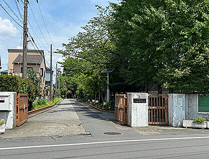 草加市立松江中学校 約1100m