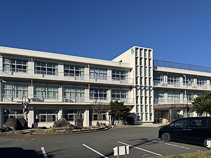 富士市立田子浦小学校 約1010m
