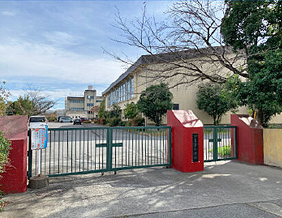 久喜市立久喜東小学校 約950m