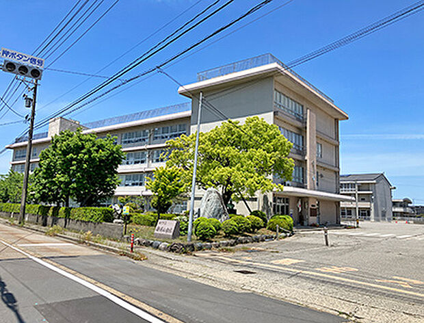 金沢市立鞍月小学校