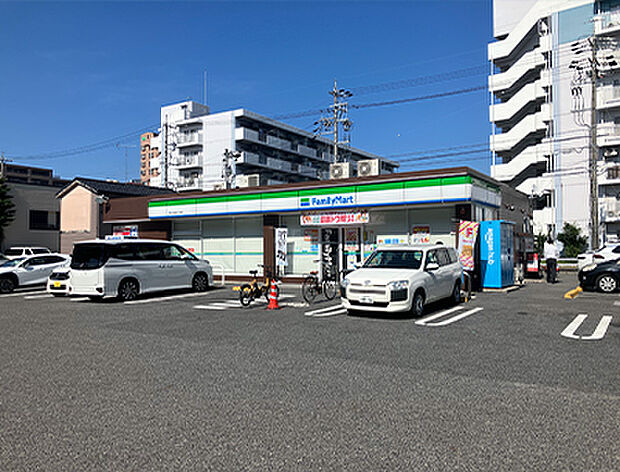 ファミリーマート 黒川本通五丁目店