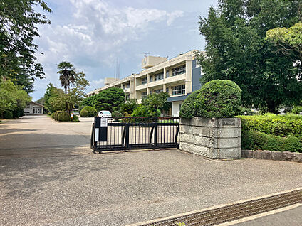 流山市立南部中学校 約940m