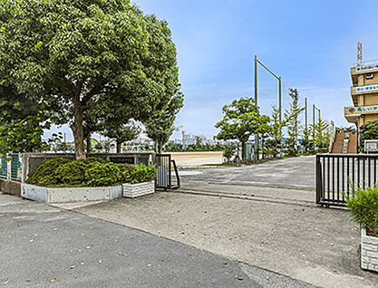 三郷市立早稲田中学校 約1460m