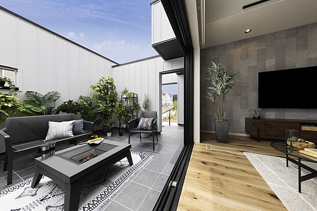 【施工例：リビングテラス「ロジア」】
プライバシーテラスとして屋外のリビングに使える「ロジア」
更に屋内とシームレスに繋げることで、思い立ったタイミングでアウトドアを楽しめます