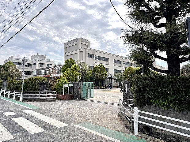 市立南小学校（約1,740m）