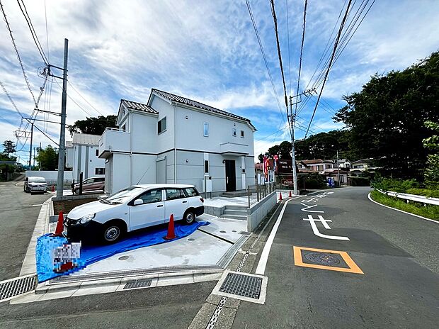 販売現地、全棟カースペース2台可能、現地へのご案内いたします